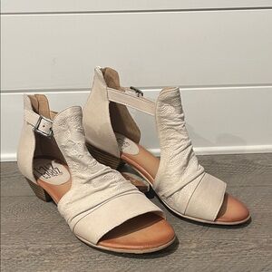 Miz Mooz Corra Leather Women's Cream Sandals Size EU 42